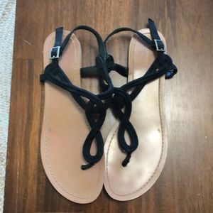 Black Old Navy sandals